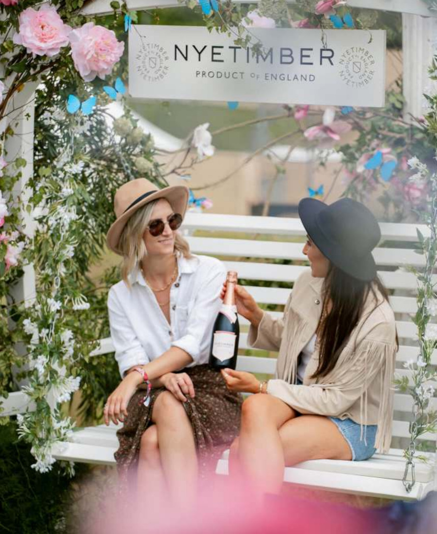 イギリス・オックスフォードで開催される音楽祭Wilderness Festivalでナイティンバーのリトリート